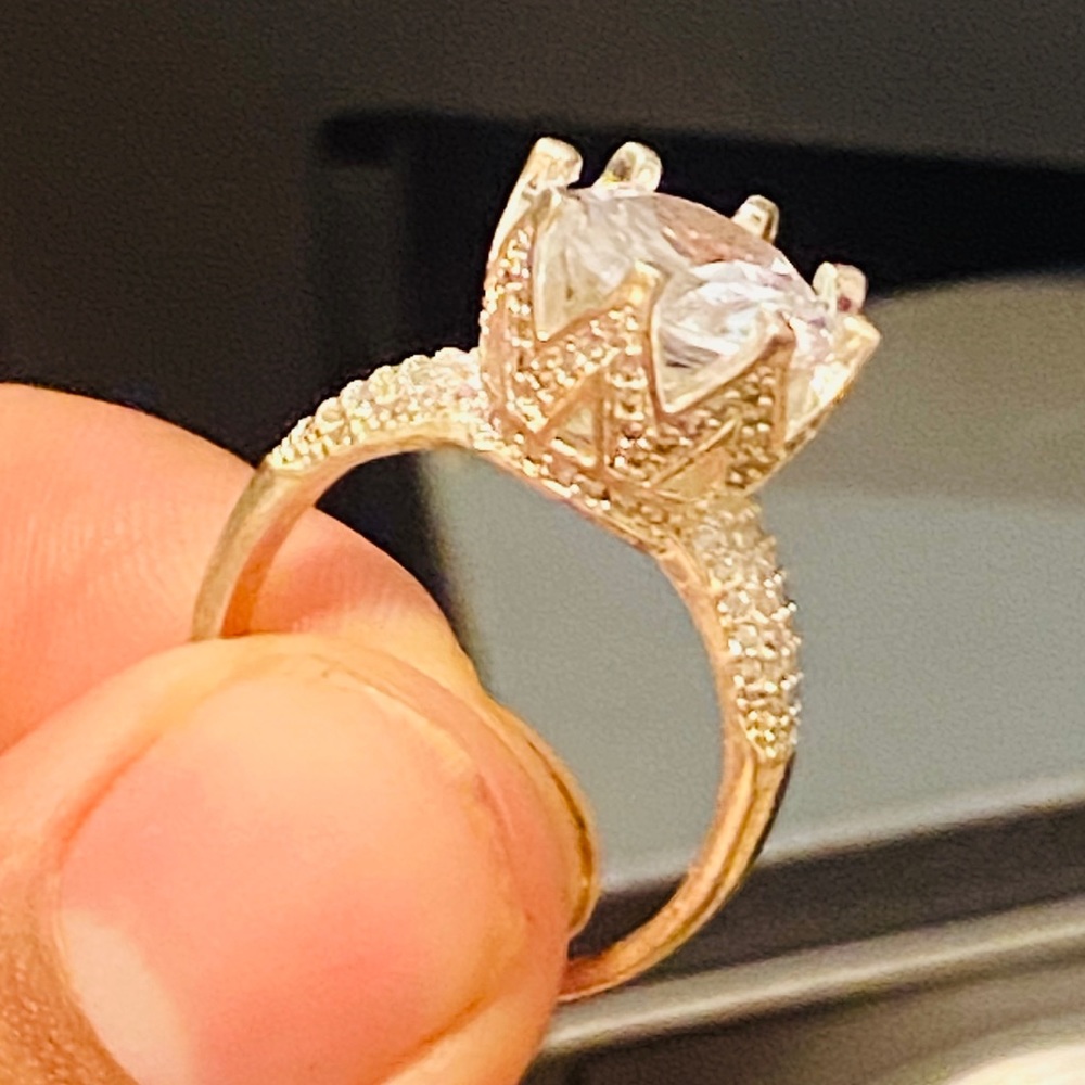 Beautiful crown ring